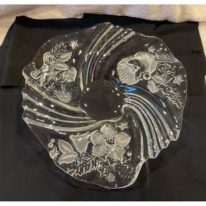 Bowl, Mikasa Crystal Christmas Medley